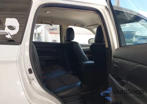 2015 Mitsubishi Outlander Se z USA, uszkodzony, nr VIN JA4AD3A32FZ009140